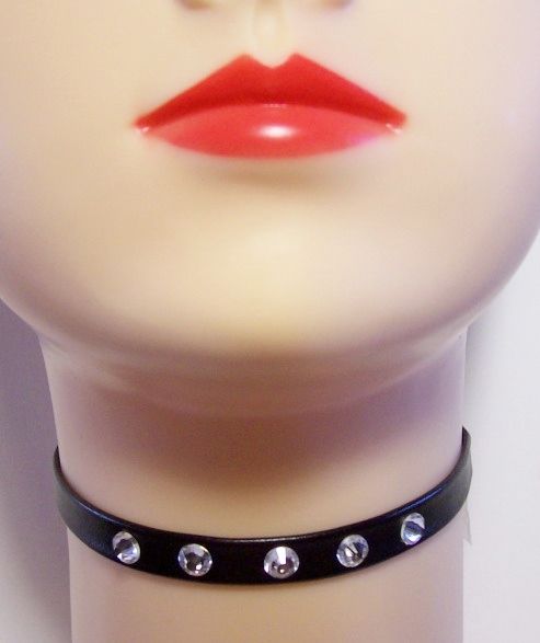 images/productimages/small/1762_choker-zwart-lederlook-strass-2.jpg
