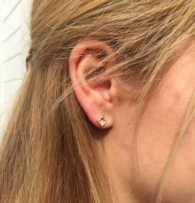 images/productimages/small/2356_2_oorbellen-minimalistic-studs-vierkant-goud.jpg