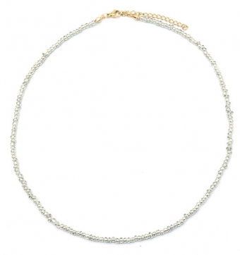 Ketting kort met kleine glaskraaltjes zilver