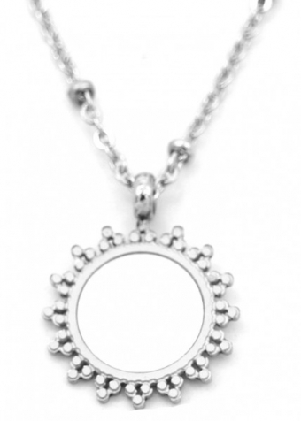 Korte zilverkleurige ketting van stainless steel (RVS) met zon met parelmoer