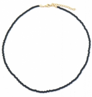 Ketting kort met kleine glaskraaltjes zwart