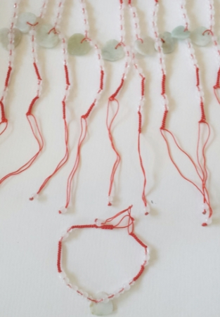 Armbandjes set a 12 Lucky Bracelets Hart groen-rood 3
